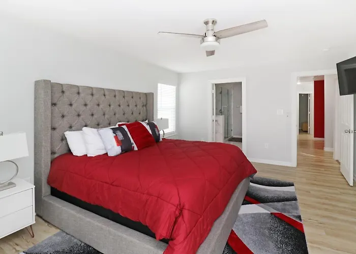 Peerless Retreat - Minutes From Downtown Houston